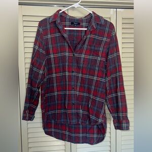 MADEWELL Women’s M Plaid Button-Up in Red and Blue